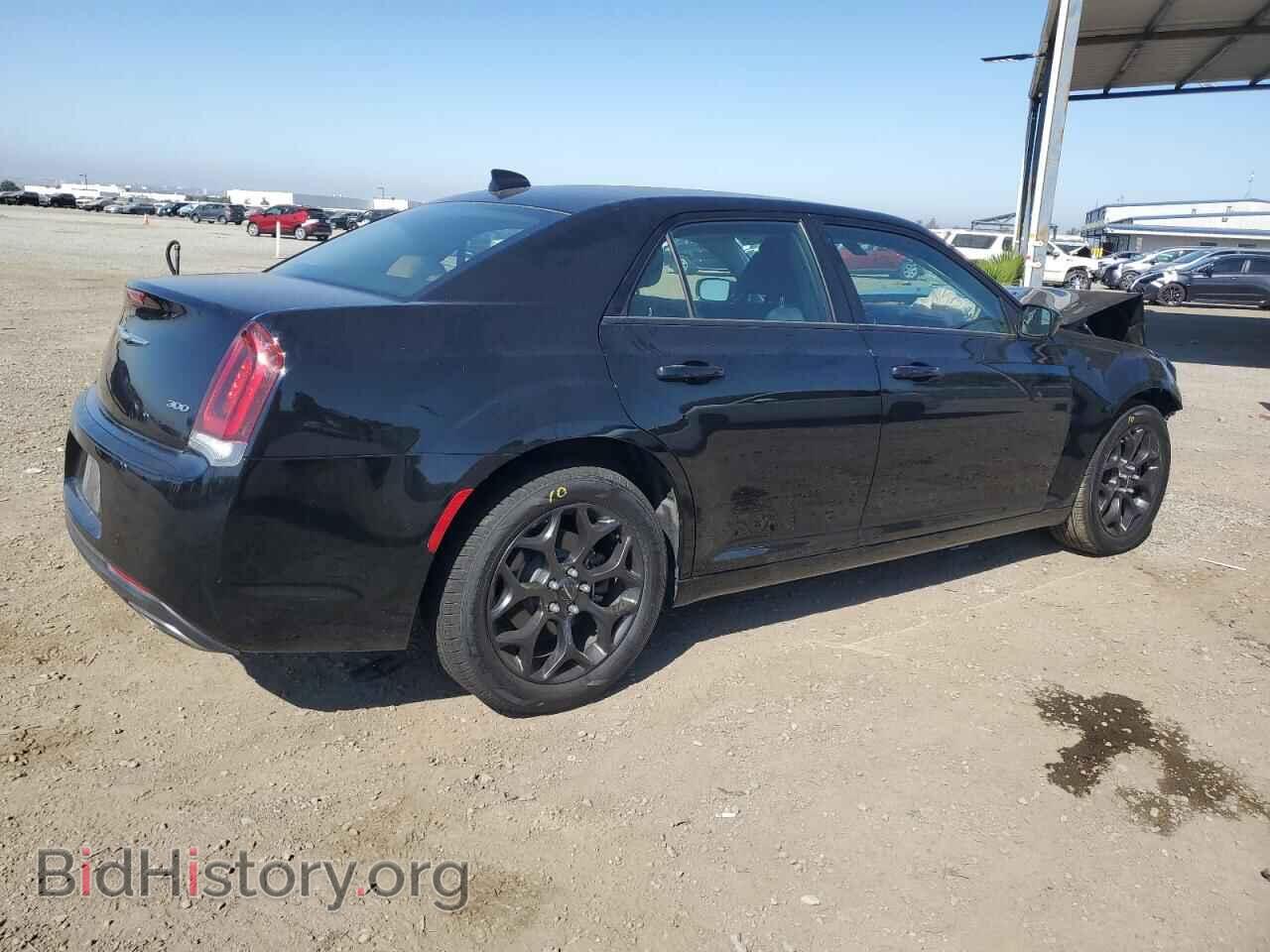 2019 CHRYSLER 300 - VIN: 2C3CCARG9KH634520 - Фото 3