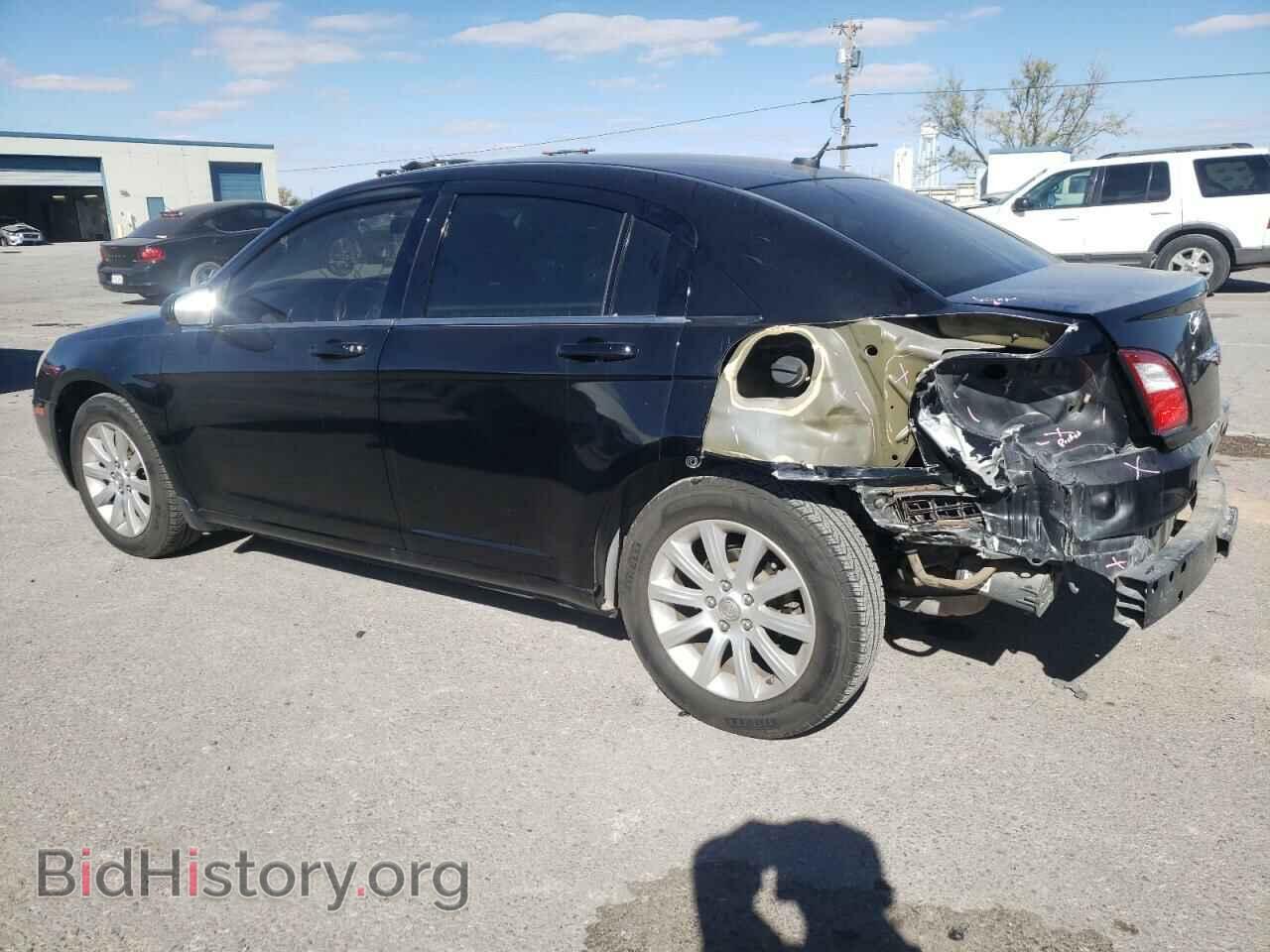 2010 CHRYSLER SEBRING - VIN: 1C3CC5FBXAN137630 - Фото 2