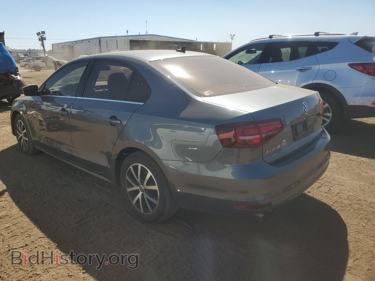 2017 VOLKSWAGEN JETTA - VIN: 3VWDB7AJ6HM267807 - Фото 2