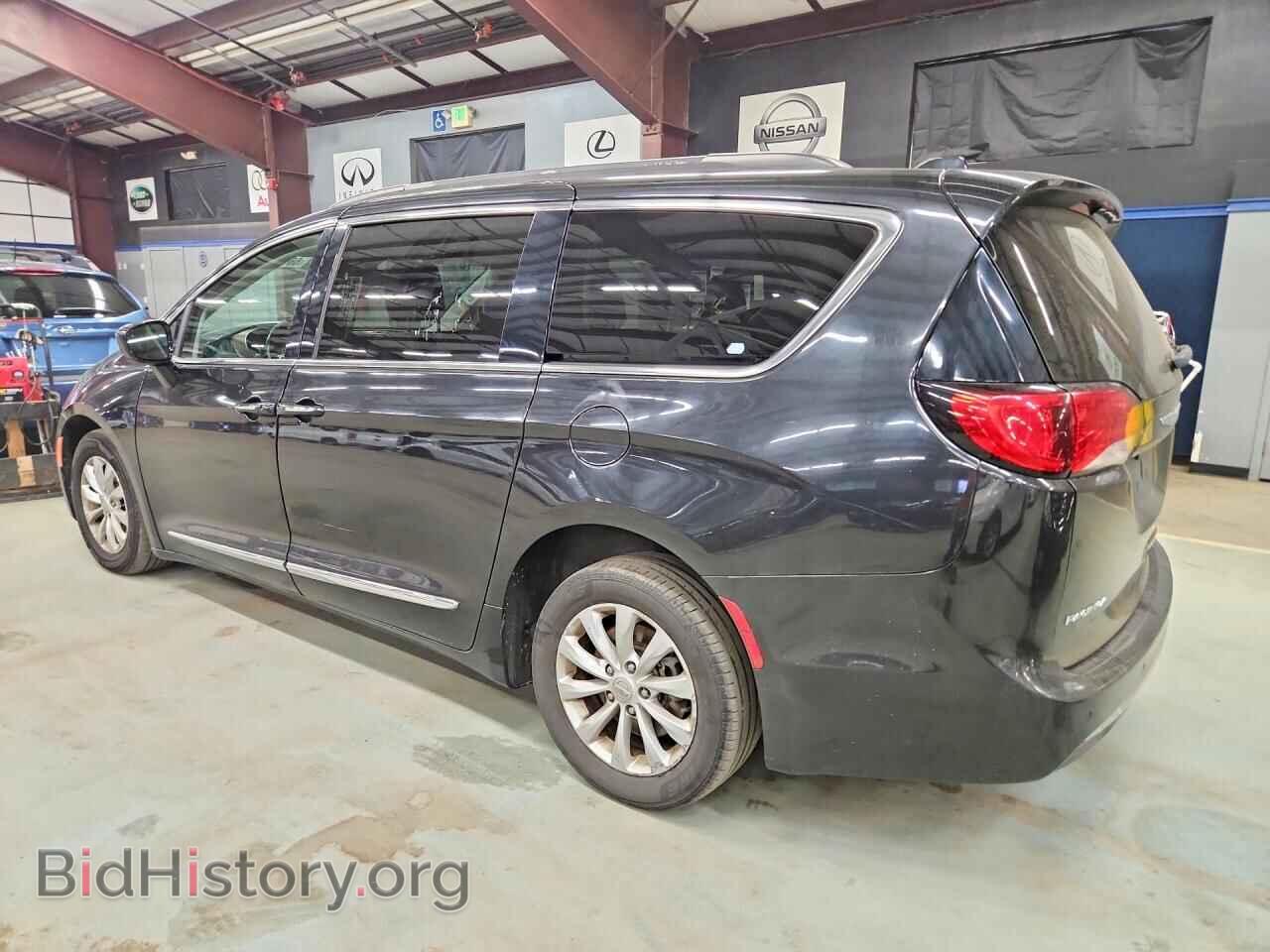 2017 CHRYSLER PACIFICA - VIN: 2C4RC1BG0HR810647 - Photo 2