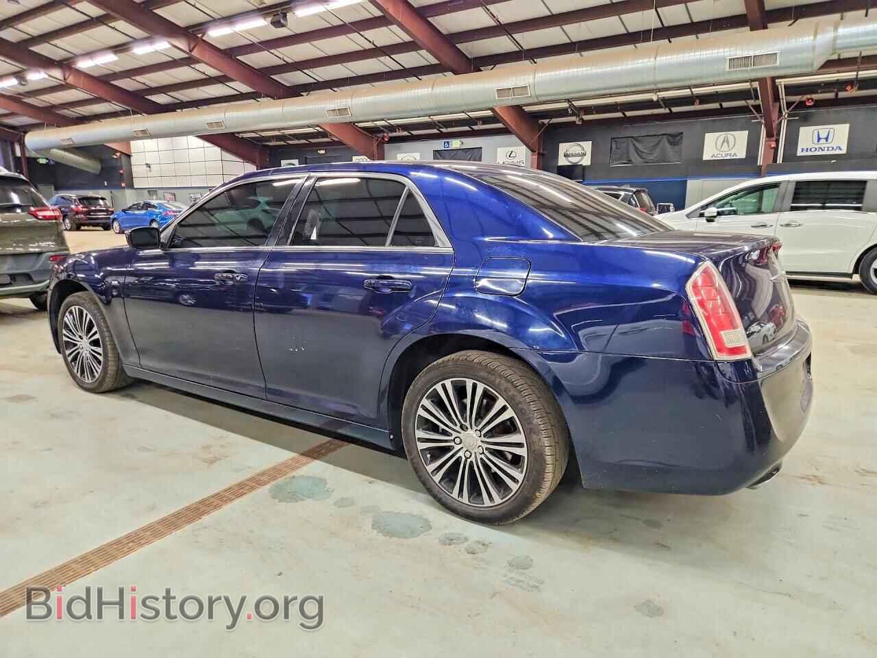 2014 CHRYSLER 300 - VIN: 2C3CCAGG8EH120360 - Фото 2