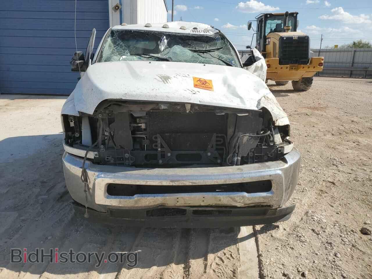 2018 RAM All Models - VIN: 3C6UR5HJ5JG308657 - Photo 5