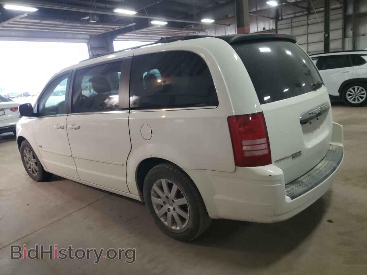 2008 CHRYSLER MINIVAN - VIN: 2A8HR54P18R842854 - Фото 2