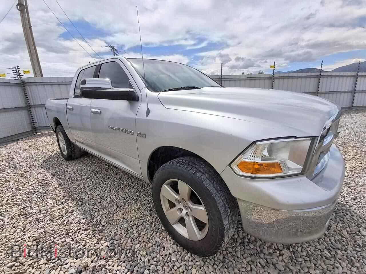 2011 DODGE RAM 1500 - VIN: 1D7RV1CT5BS639329 - Photo 4