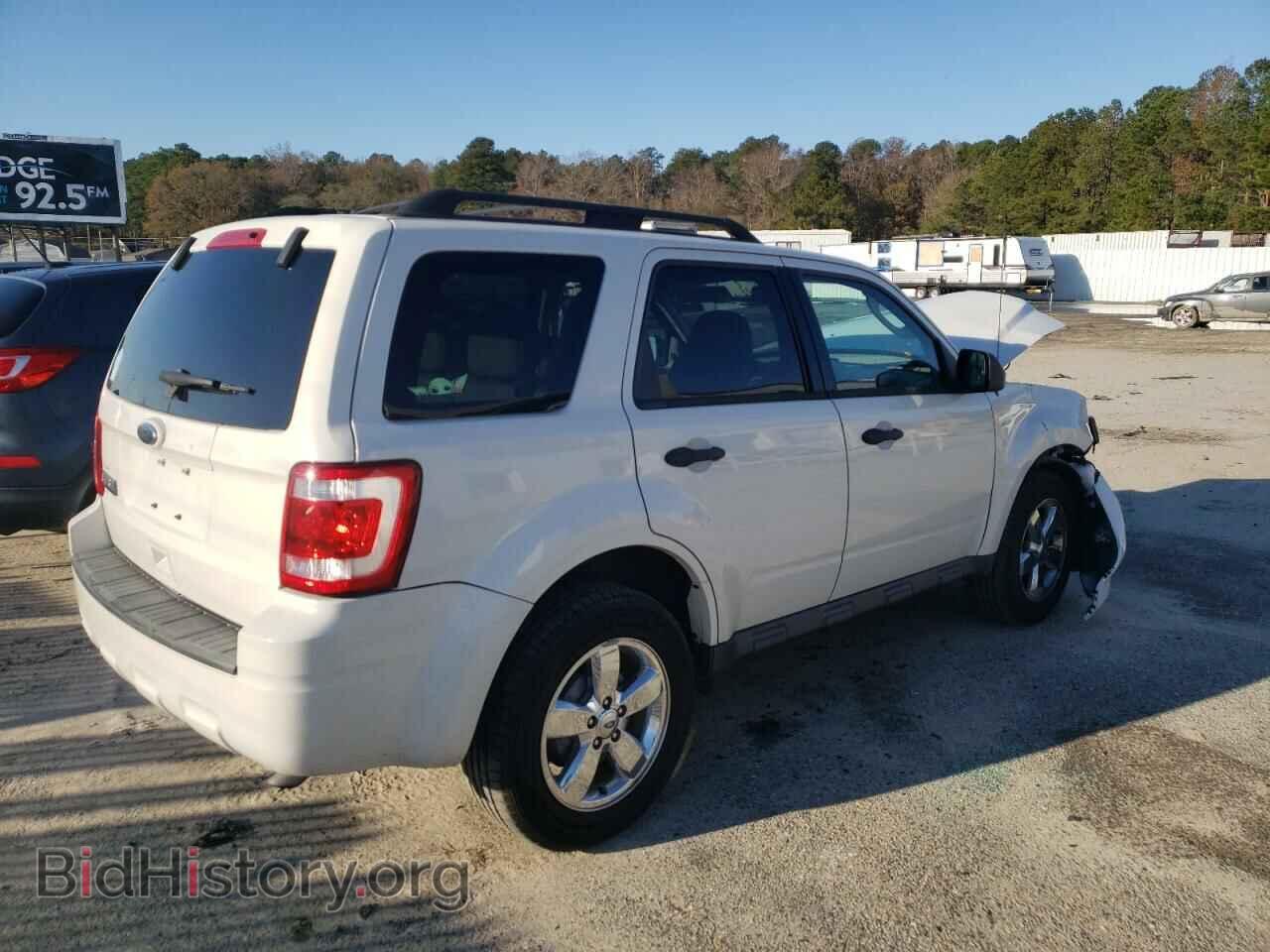 2011 FORD ESCAPE - VIN: 1FMCU0D72BKA60891 - Фото 3