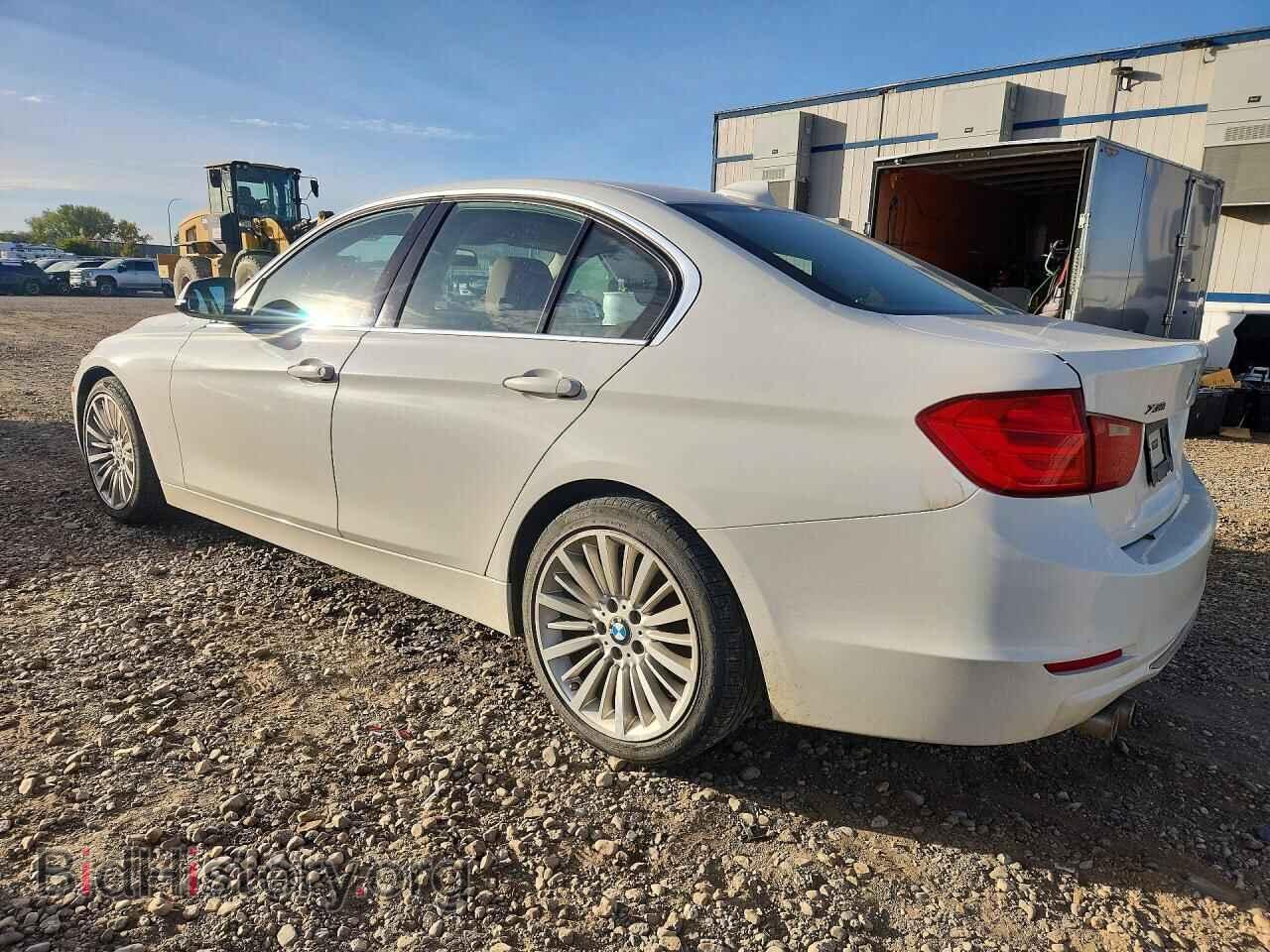 2013 BMW 3 SERIES - VIN: WBA3B3C53DF530740 - Фото 2
