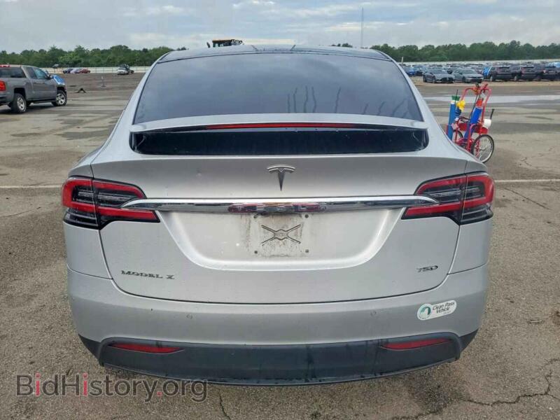 2017 Tesla MODEL X (VIN 5YJXCDE25HF035640) — фото 6 из 13