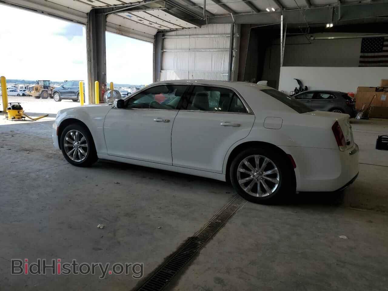 2015 CHRYSLER 300 - VIN: 2C3CCARG4FH830886 - Фото 2