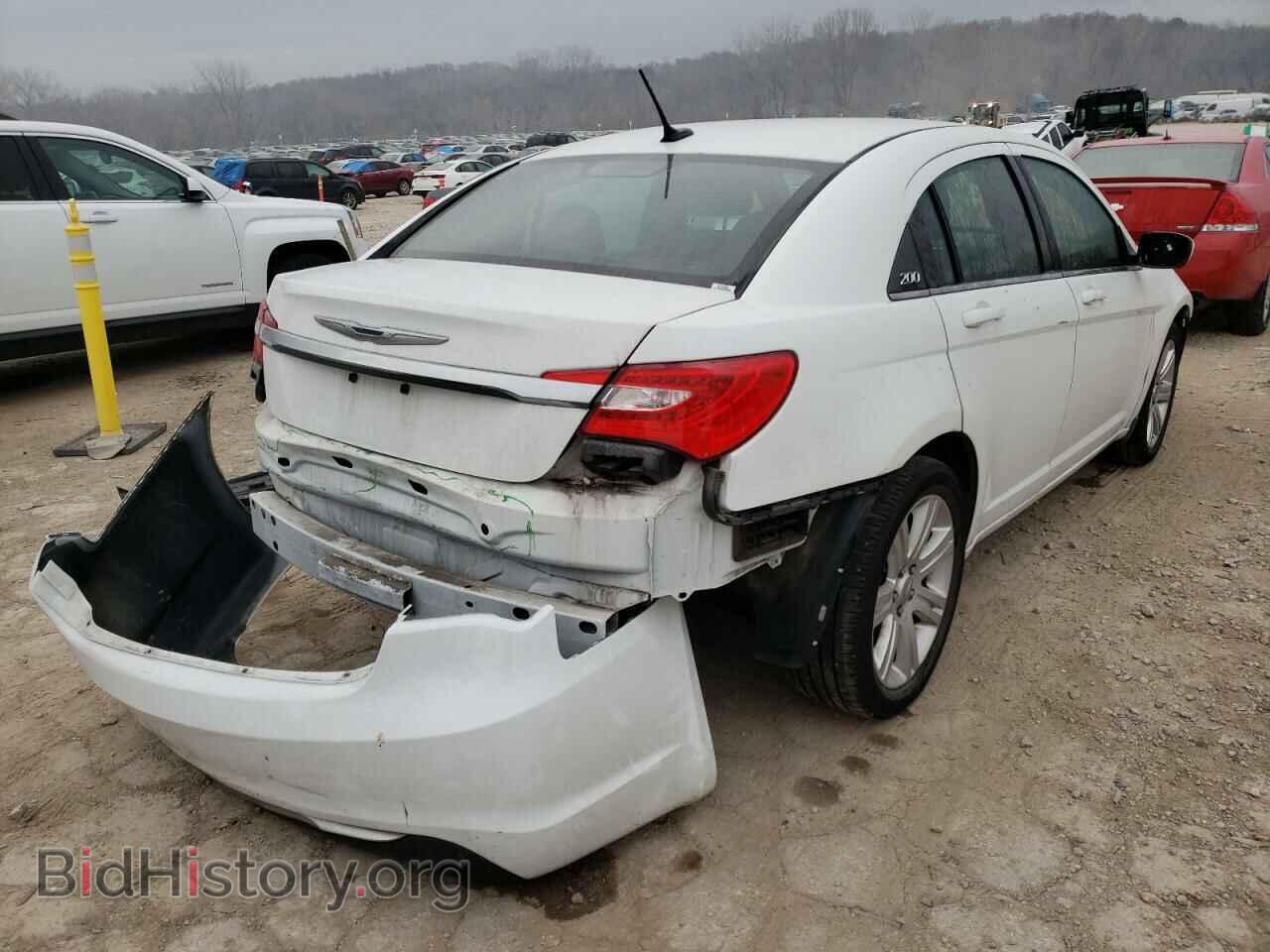 2013 CHRYSLER 200 - VIN: 1C3CCBAB8DN686866 - Фото 4