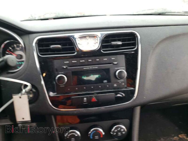2013 Chrysler 200 (VIN 1C3CCBAB8DN686866) — photo 9 of 10