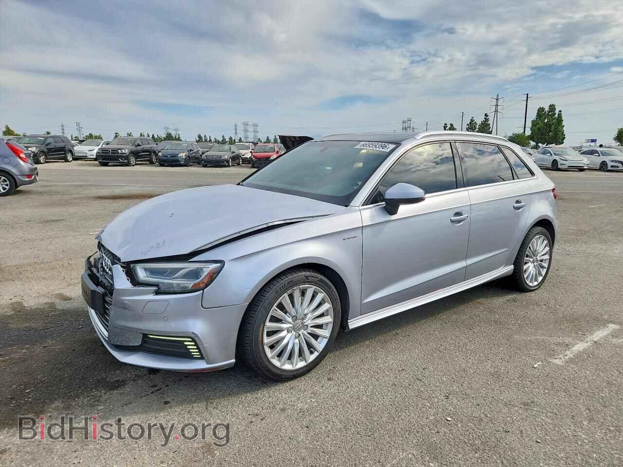 Фотография WAUTPBFF6HA037962 - AUDI A3 2017