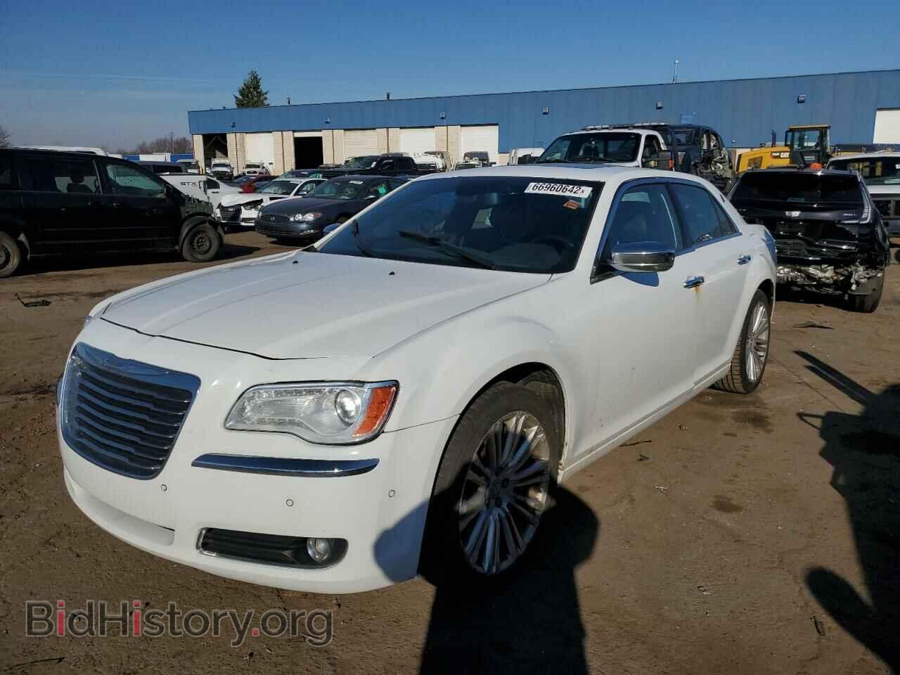 2011 CHRYSLER 300 - VIN: 2C3CA5CG6BH549771 - Фото 2