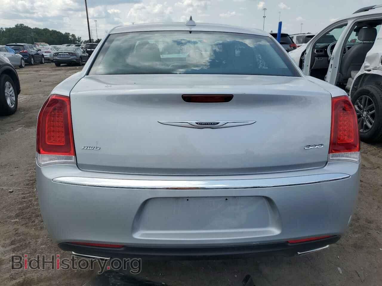 2019 CHRYSLER 300 - VIN: 2C3CCARG5KH698604 - Фото 6