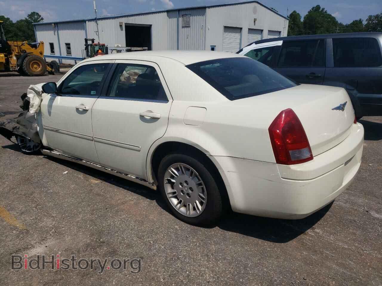 2007 CHRYSLER 300 - VIN: 2C3KA43R07H885589 - Фото 2