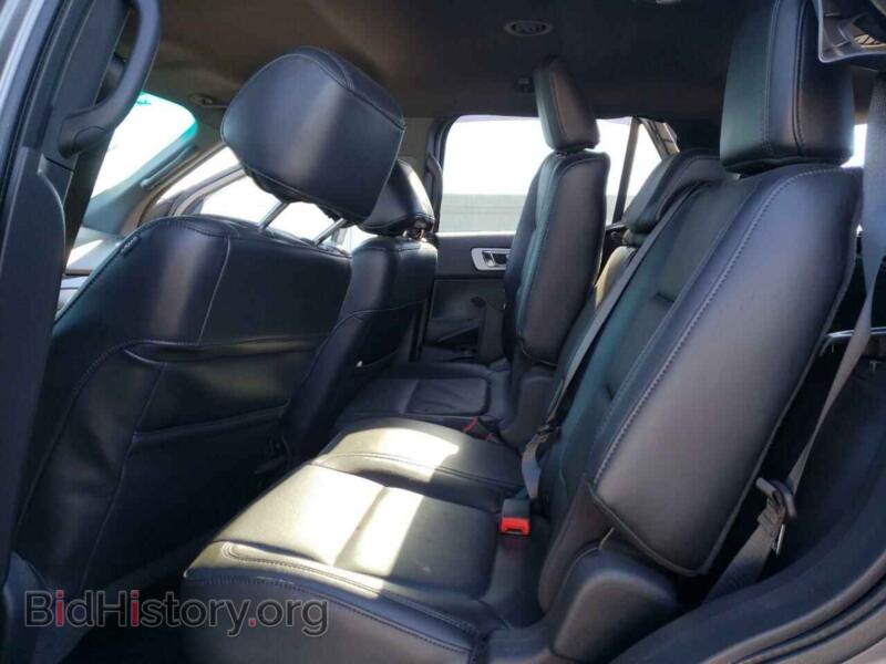 2011 Ford EXPLORER (VIN 1FMHK8F85BGA58474) — photo 6 of 10