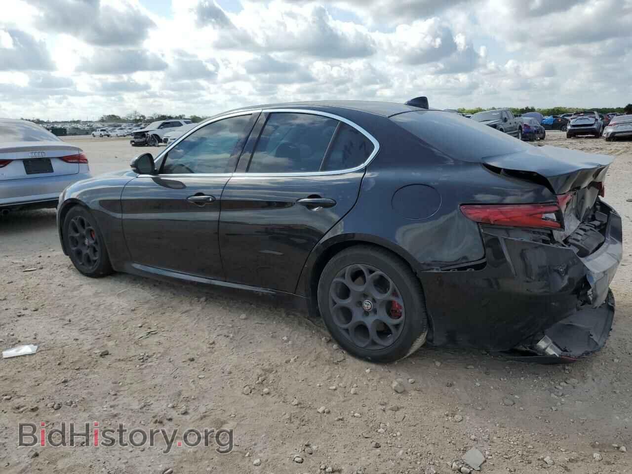 2017 ALFA ROMEO GIULIA - VIN: ZARFAEBN3H7543073 - Photo 2