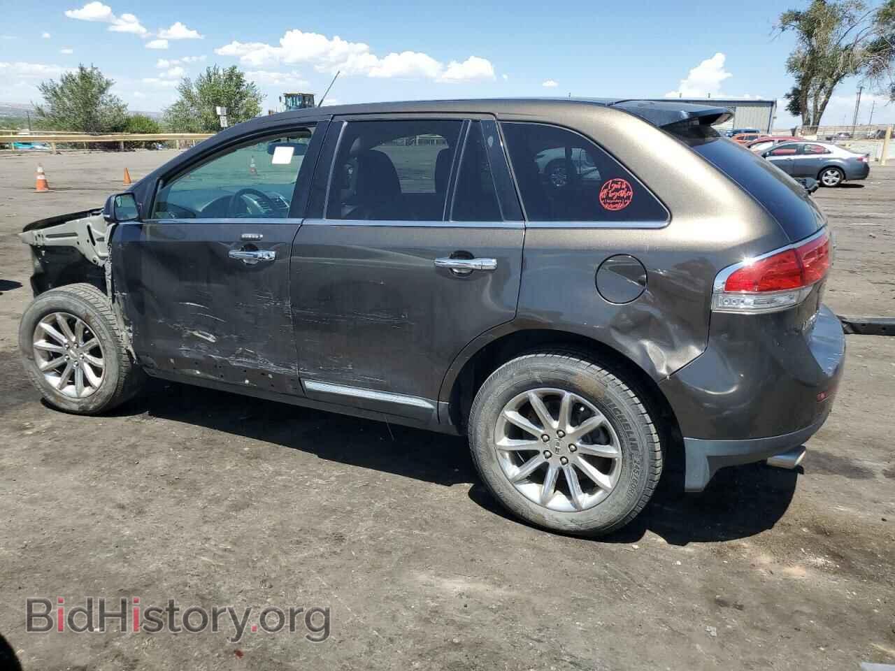 2011 LINCOLN MKX - VIN: 2LMDJ8JK3BBJ14461 - Photo 2