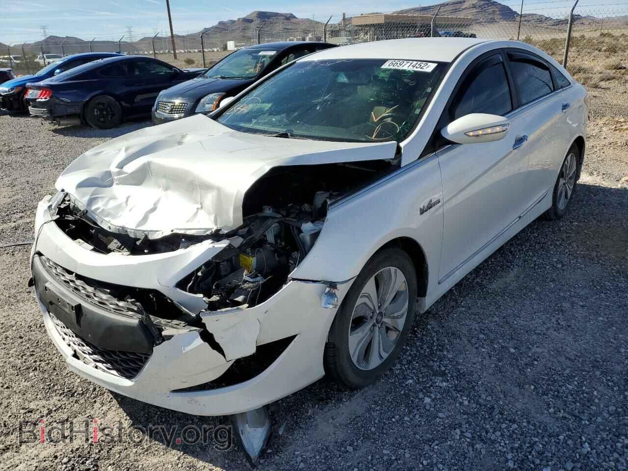 2013 HYUNDAI SONATA - VIN: KMHEC4A42DA071847 - Фото 2