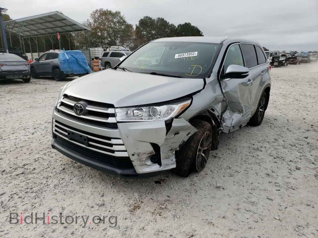 2018 TOYOTA HIGHLANDER - VIN: 5TDBZRFH4JS844170 - Фото 2