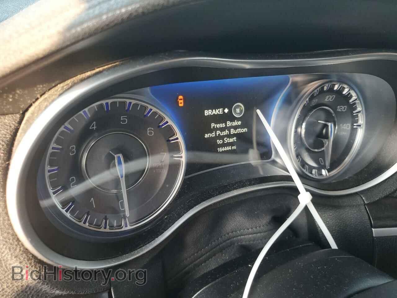 2016 CHRYSLER 300 - VIN: 2C3CCAAG3GH343904 - Фото 9