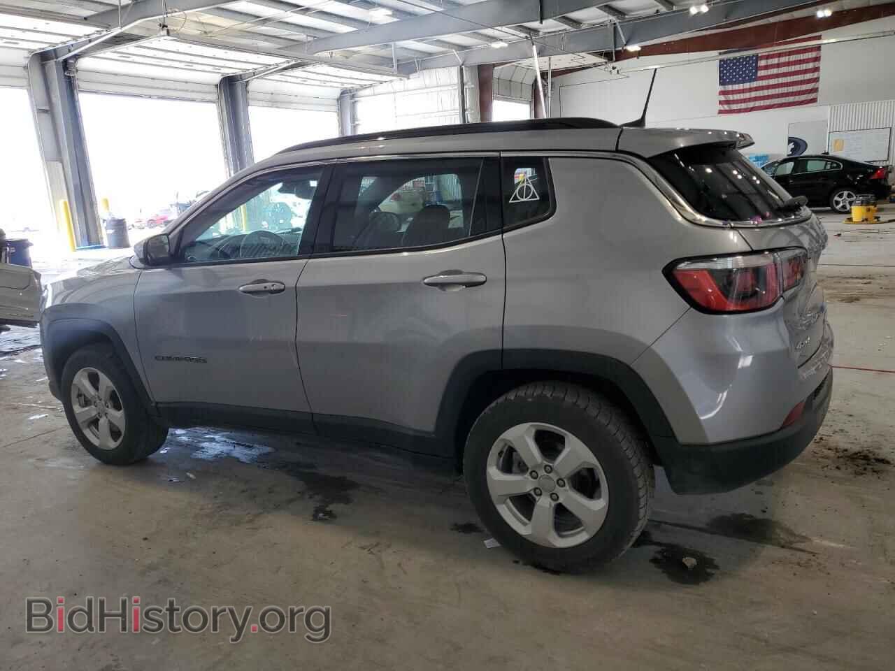 2018 JEEP COMPASS - VIN: 3C4NJDBB8JT393677 - Фото 2