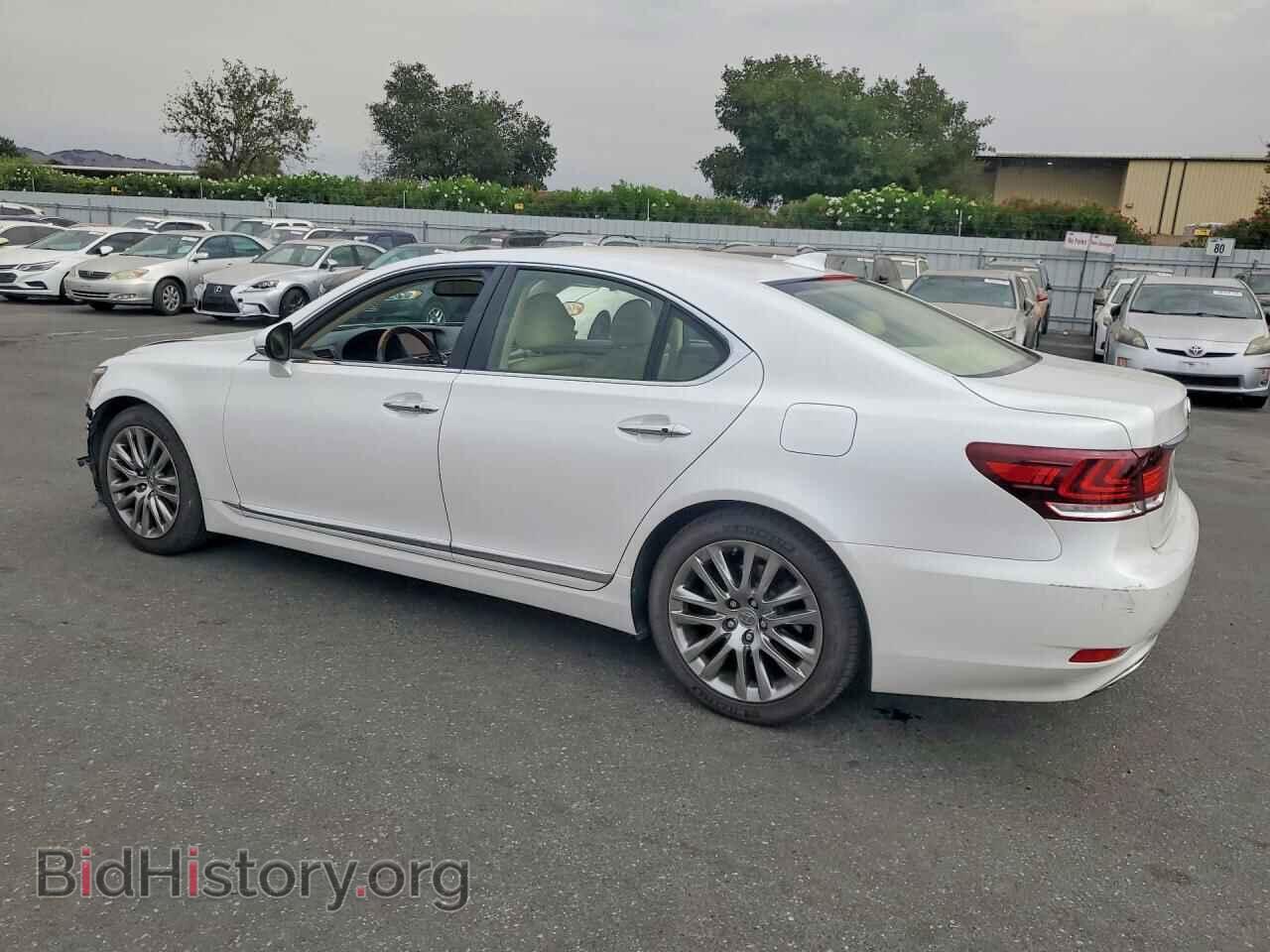2016 LEXUS LS460 - VIN: JTHBL5EF1G5142587 - Photo 2