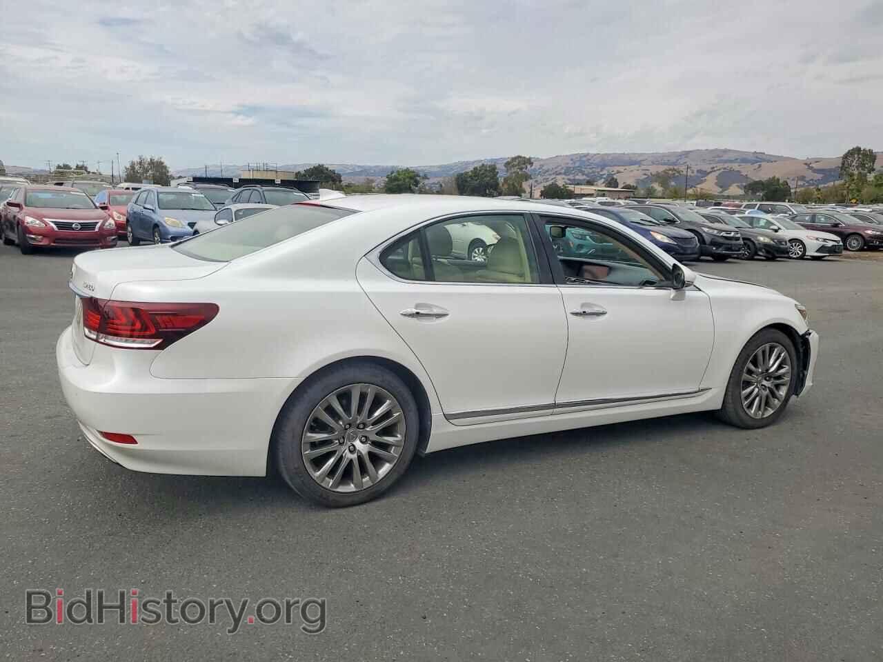 2016 LEXUS LS460 - VIN: JTHBL5EF1G5142587 - Photo 3