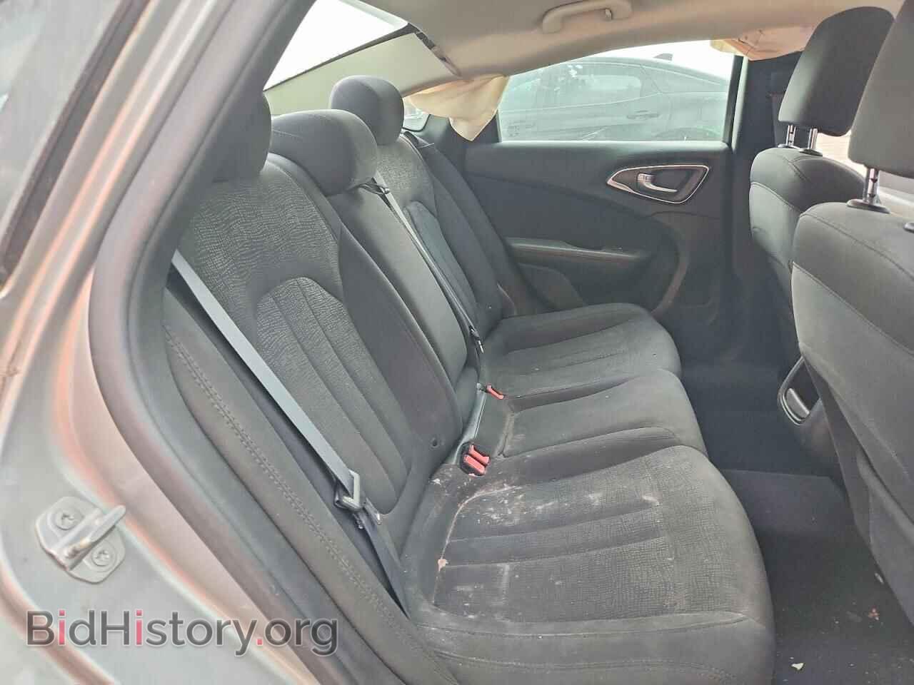 2015 Chrysler 200 (VIN 1C3CCCAB1FN701488) — photo 10 of 12