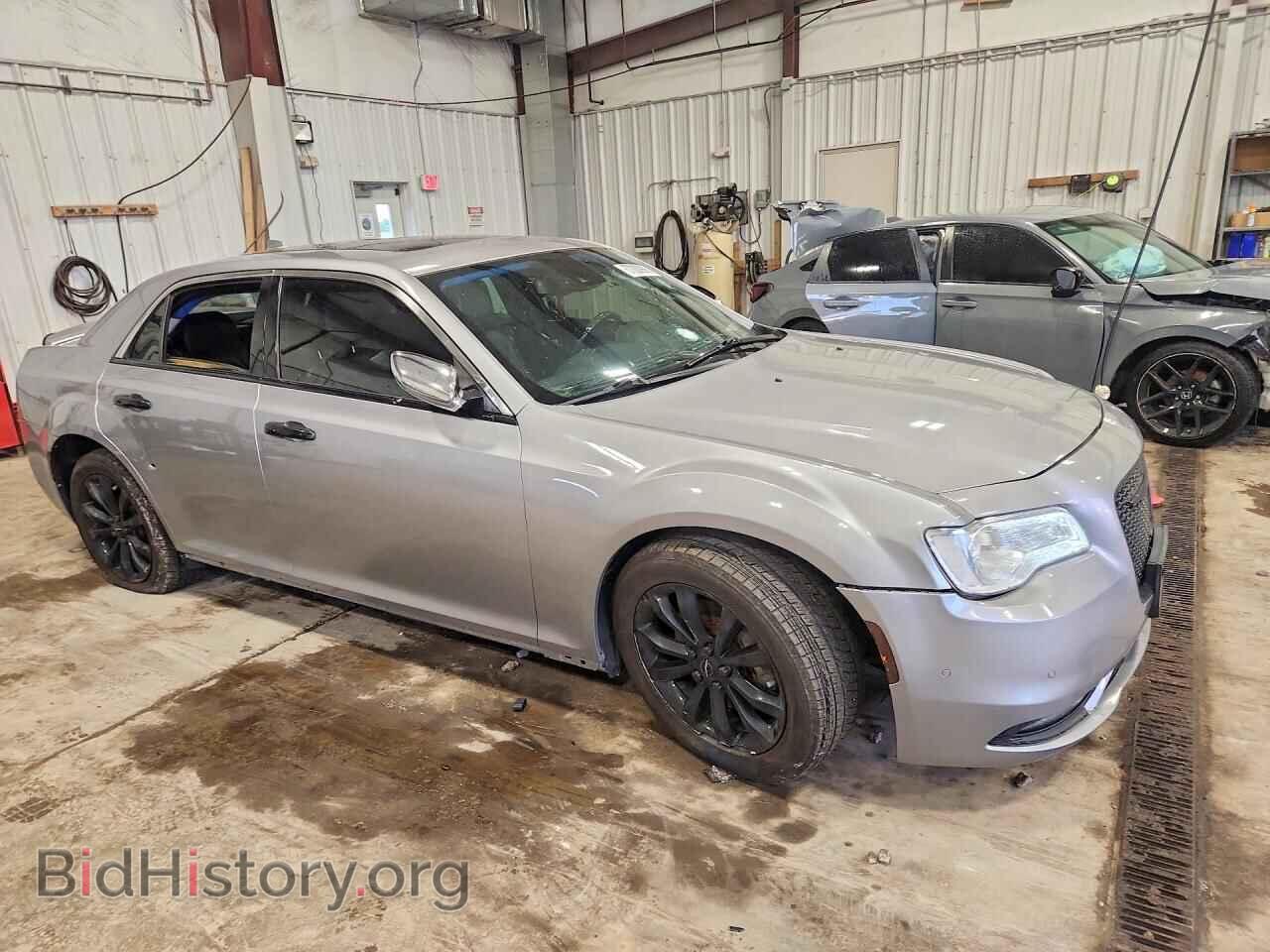 2017 CHRYSLER 300 - VIN: 2C3CCAKG5HH586937 - Photo 4
