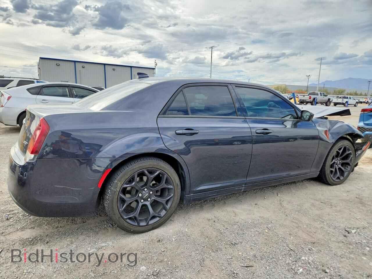2019 CHRYSLER 300 - VIN: 2C3CCAAGXKH590345 - Photo 3