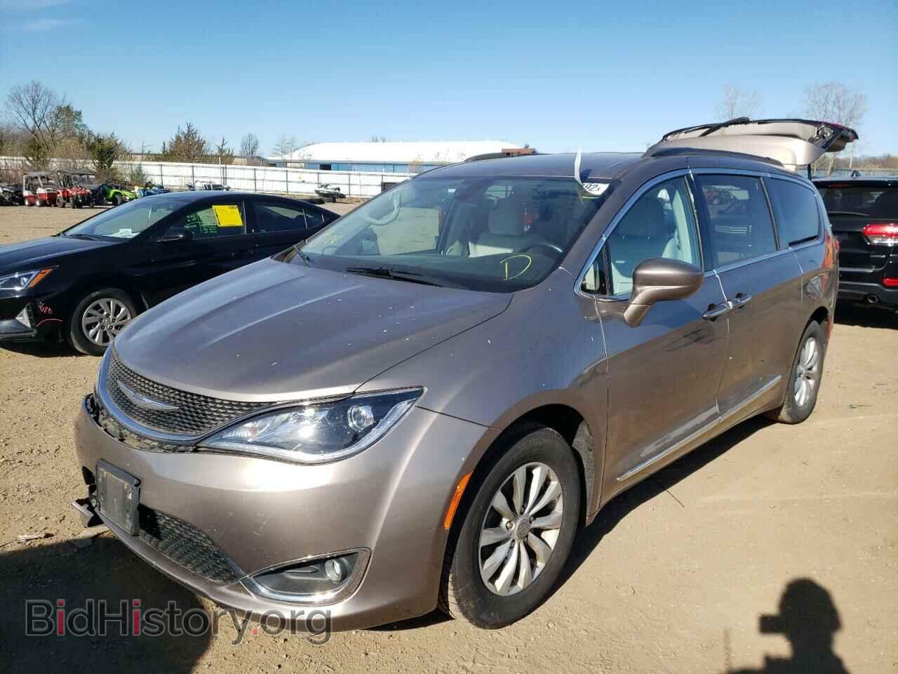 2017 CHRYSLER PACIFICA - VIN: 2C4RC1BG8HR660741 - Photo 2