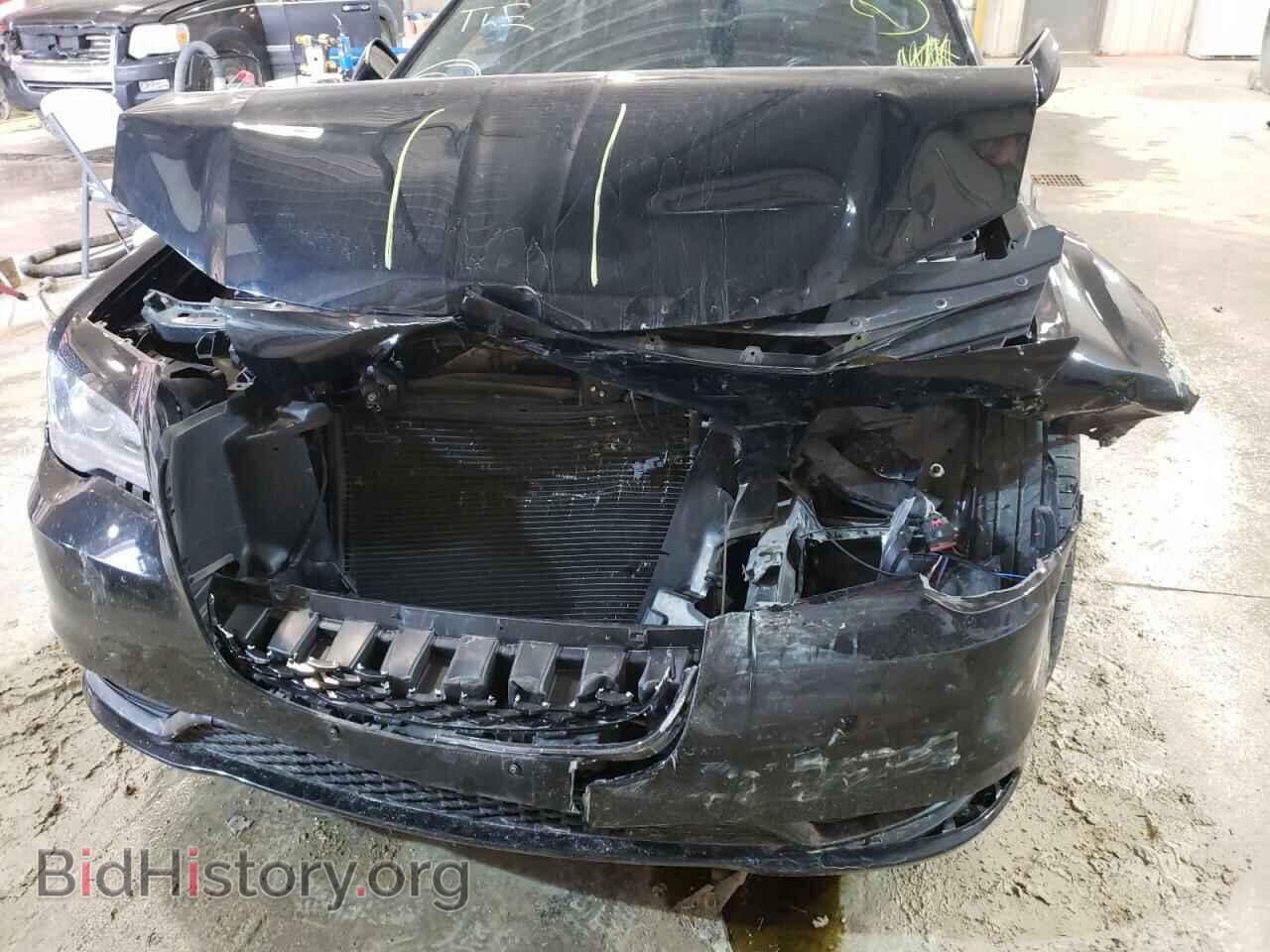 2016 CHRYSLER 300 - VIN: 2C3CCABG9GH123942 - Фото 9