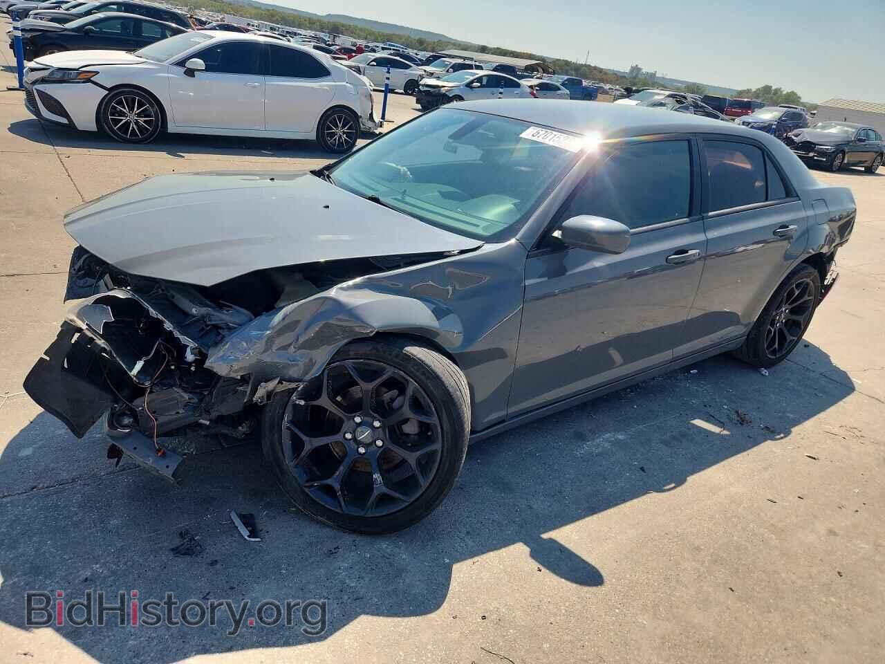 Фотография 2C3CCABG2KH617939 - CHRYSLER 300 2019