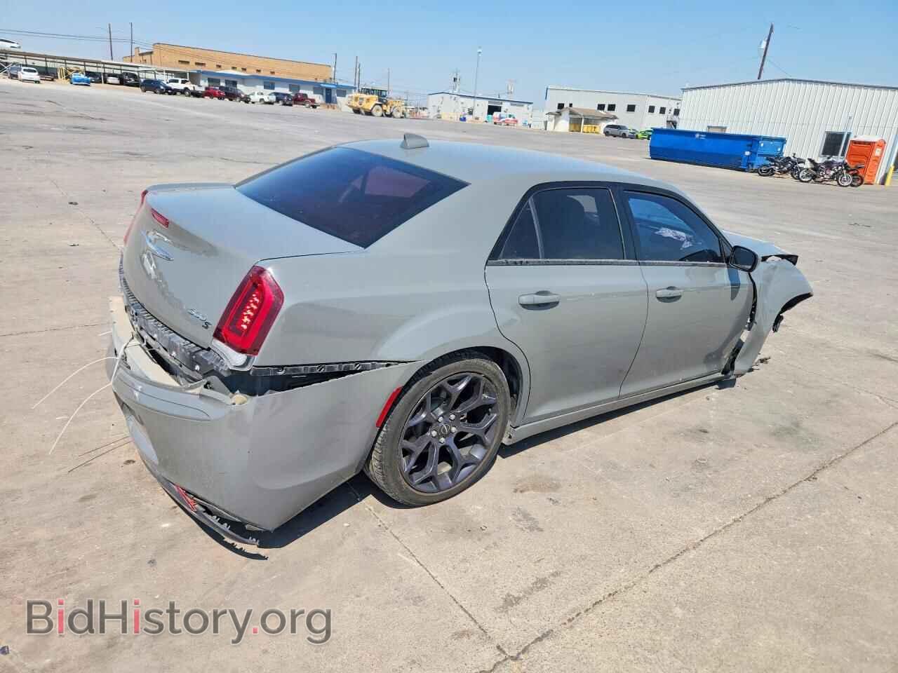 2019 CHRYSLER 300 - VIN: 2C3CCABG2KH617939 - Фото 3
