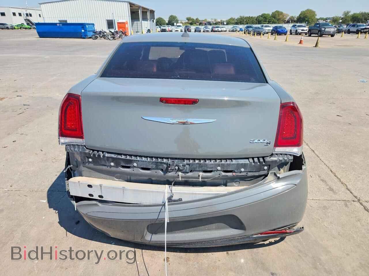 2019 CHRYSLER 300 - VIN: 2C3CCABG2KH617939 - Фото 6