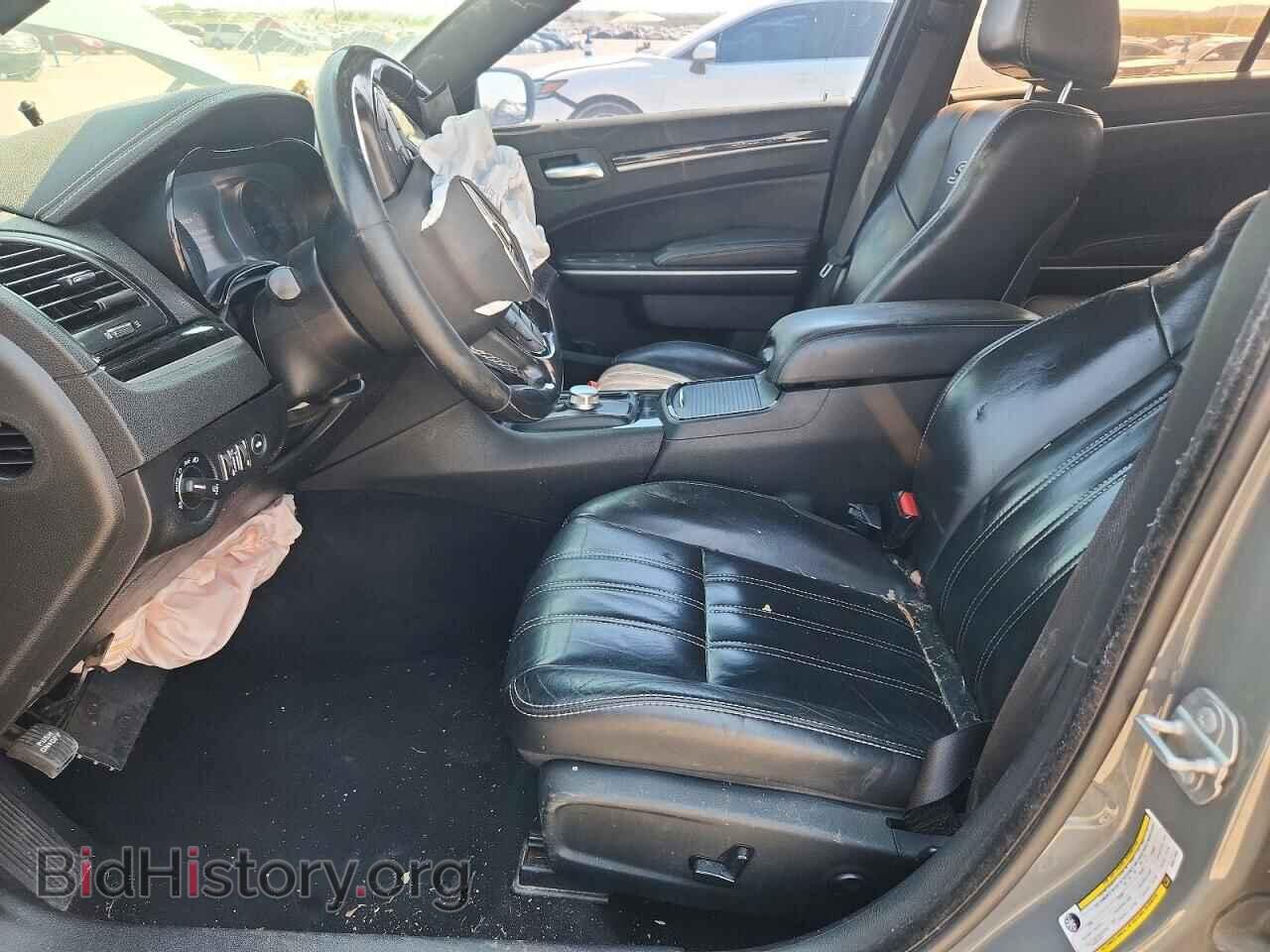 2019 CHRYSLER 300 - VIN: 2C3CCABG2KH617939 - Фото 7