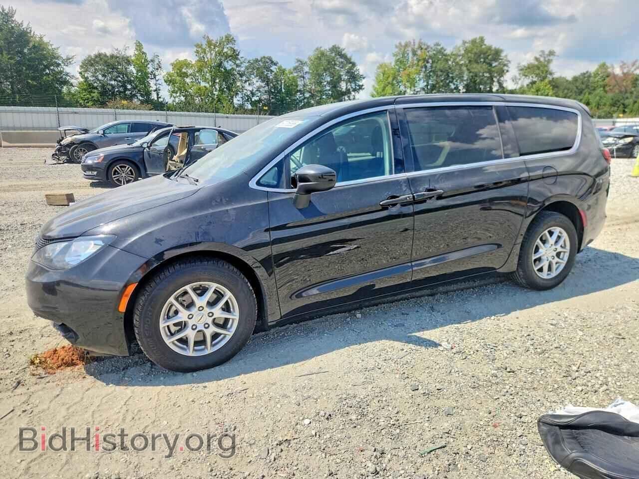 2023 Chrysler MINIVAN LX (VIN 2C4RC1CG2PR606378) — фото 1 из 15, Copart, повреждение: бок