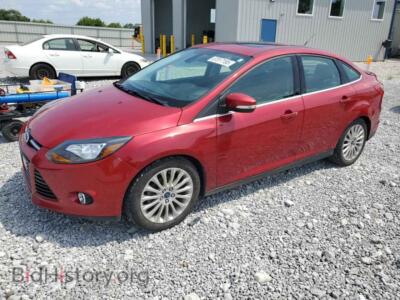 2012 Ford FOCUS Titanium, red — VIN 1FAHP3J25CL474499, Copart
