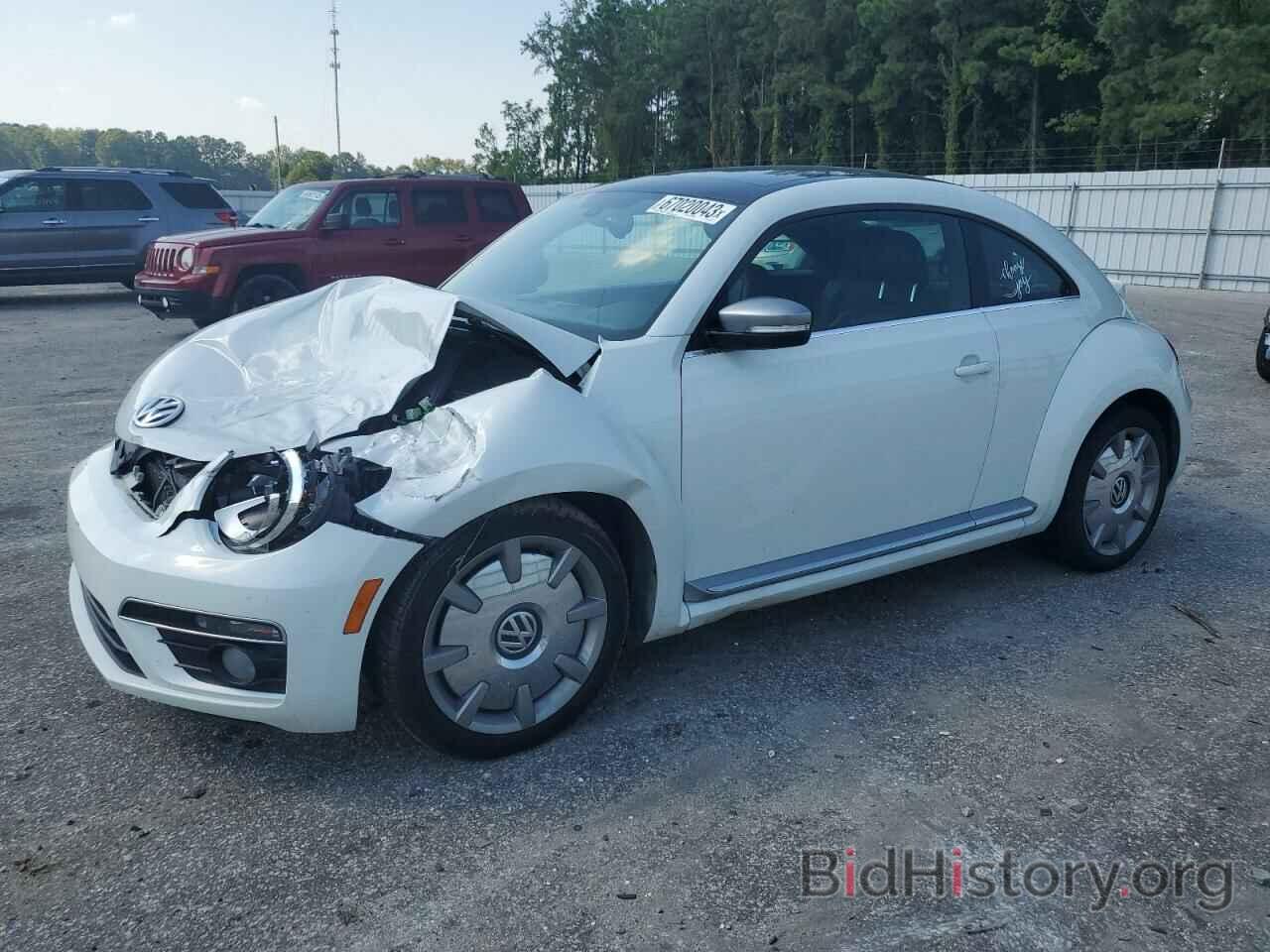 Photo 3VWJL7ATXEM655331 - VOLKSWAGEN BEETLE 2014