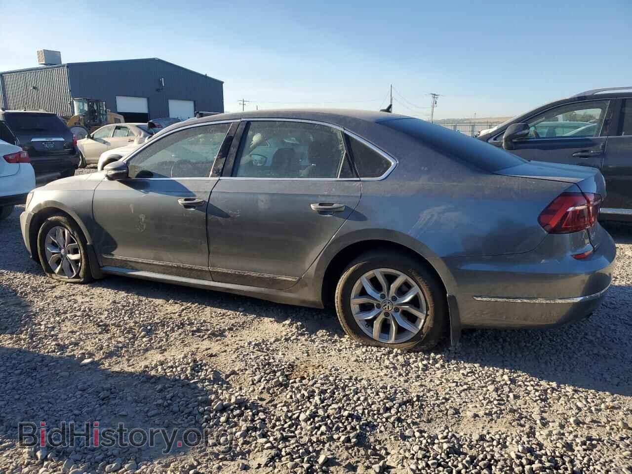 2017 VOLKSWAGEN PASSAT - VIN: 1VWAT7A32HC068594 - Фото 2