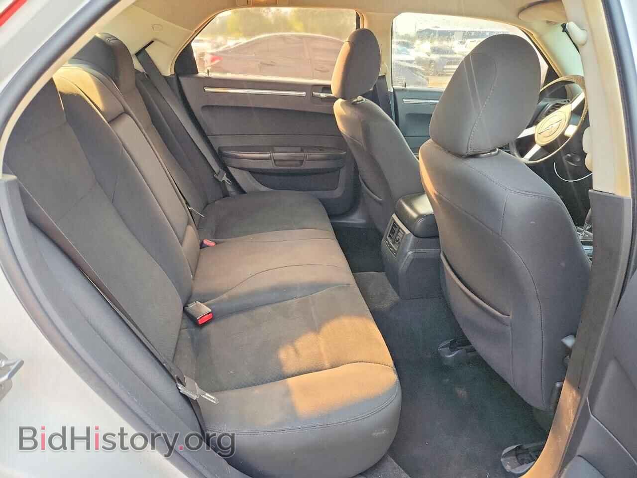 2010 CHRYSLER 300 - VIN: 2C3CA1CV1AH284957 - Photo 10