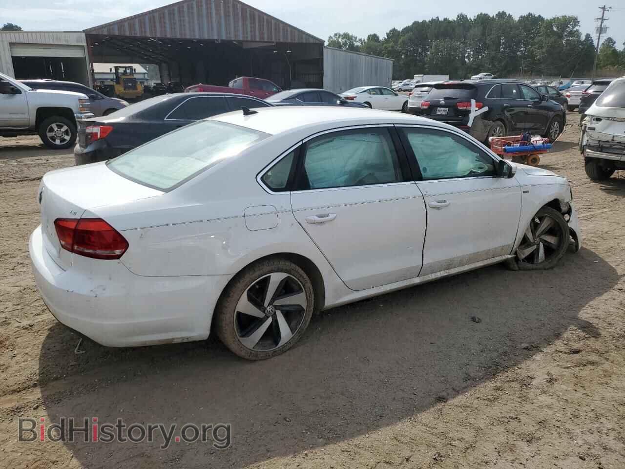 2015 VOLKSWAGEN PASSAT - VIN: 1VWAS7A38FC106040 - Фото 3