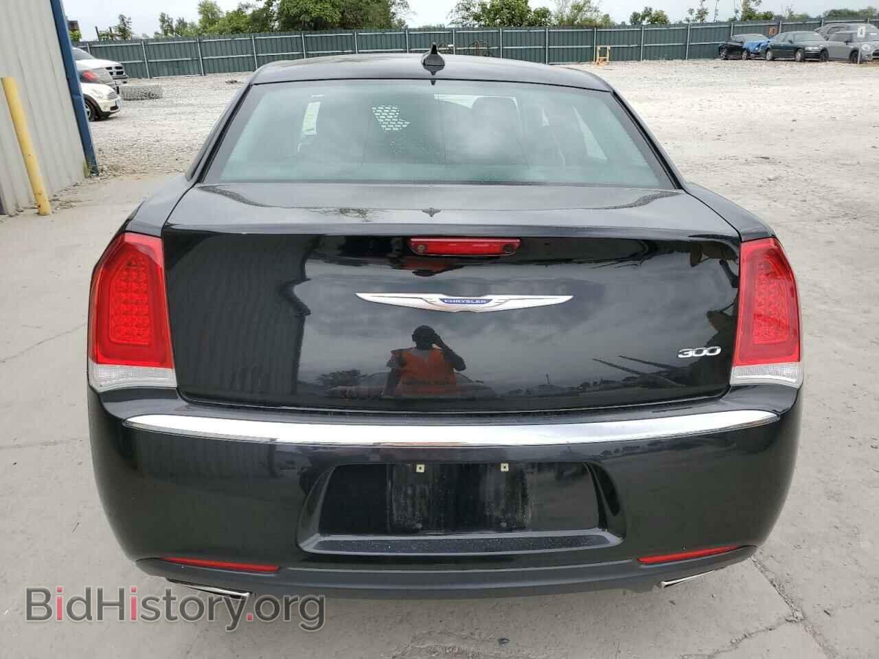 2019 CHRYSLER 300 - VIN: 2C3CCAAG8KH542505 - Фото 6