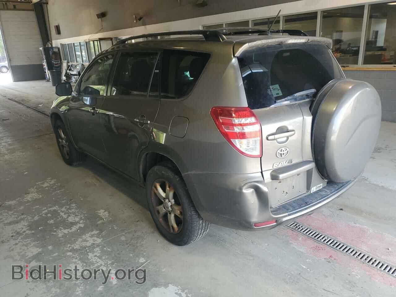 2011 TOYOTA RAV4 - VIN: JTMBF4DV8B5039235 - Фото 2