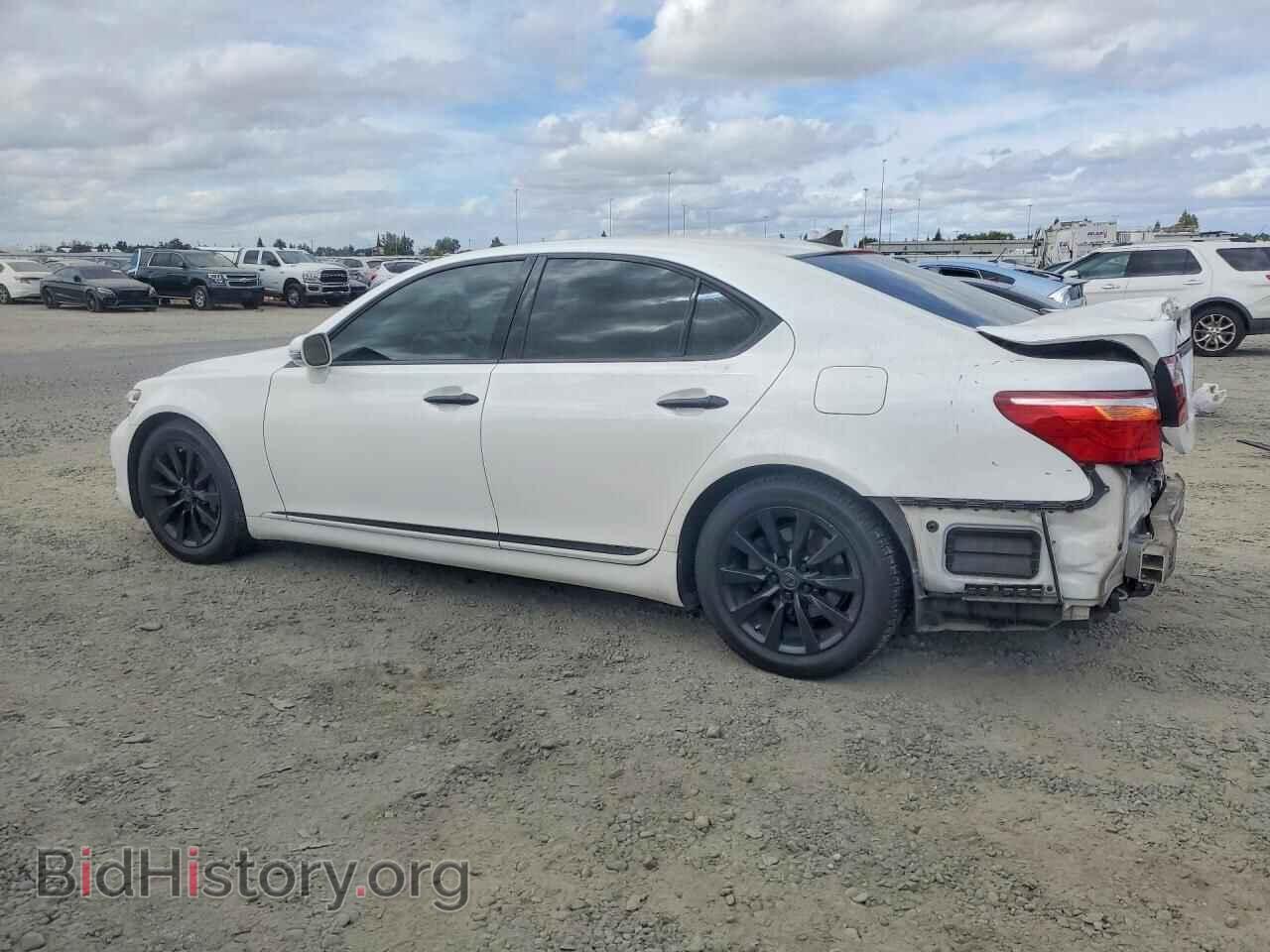 2012 LEXUS LS460 - VIN: JTHBL5EF3C5111562 - Photo 2
