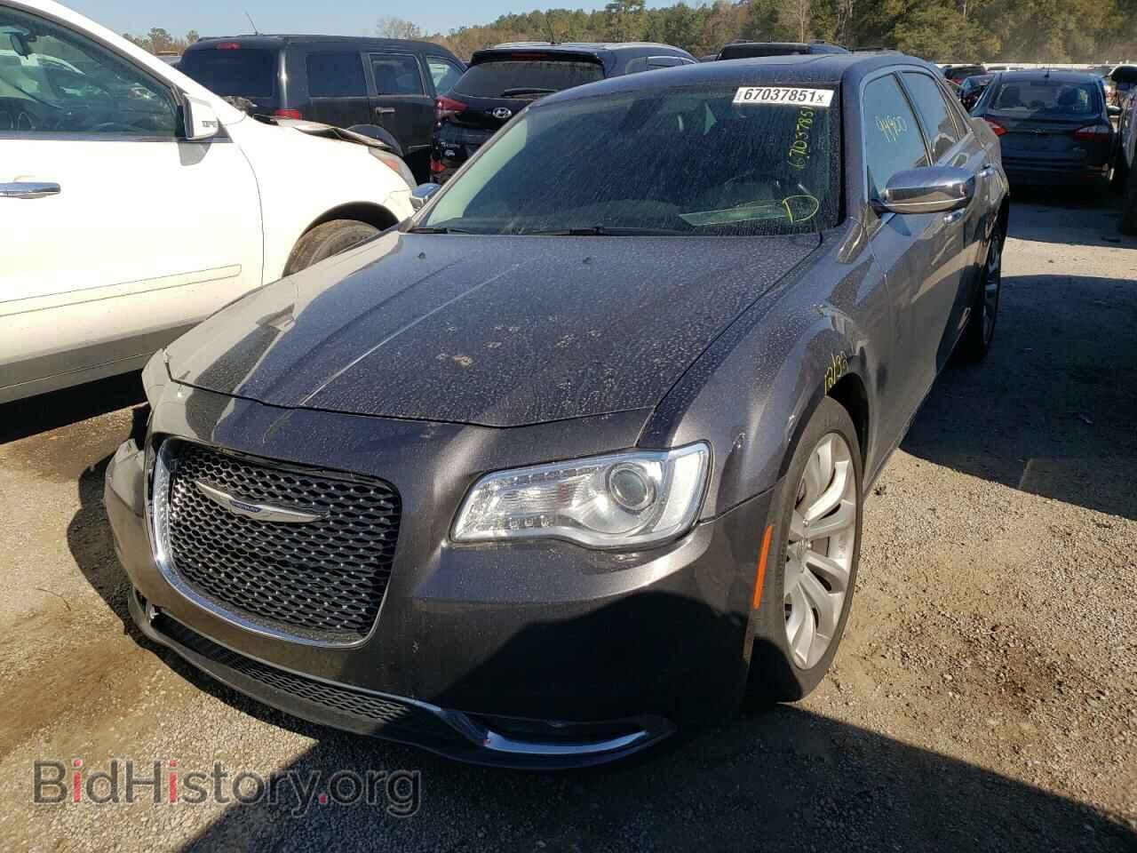 2019 CHRYSLER 300 - VIN: 2C3CCAEG2KH609738 - Фото 2
