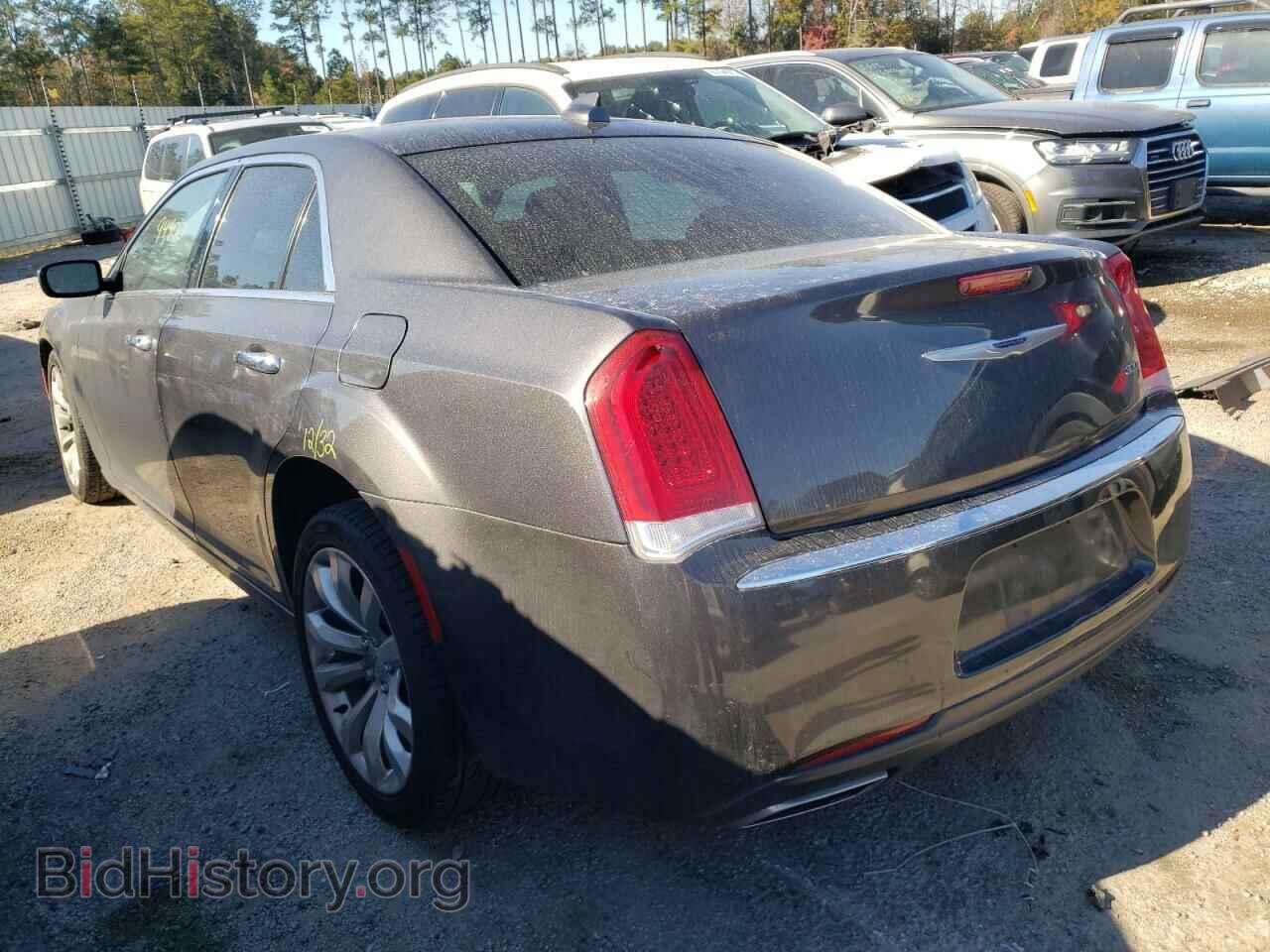 2019 CHRYSLER 300 - VIN: 2C3CCAEG2KH609738 - Фото 3