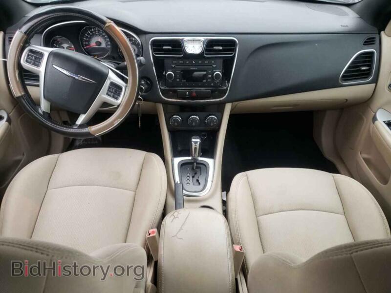 2011 Chrysler 200 (VIN 1C3BC2EB9BN586164) — фото 8 из 12