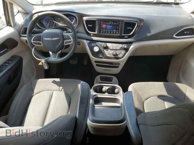 2019 Chrysler PACIFICA (VIN 2C4RC1FG4KR741317) — фото 8 из 13