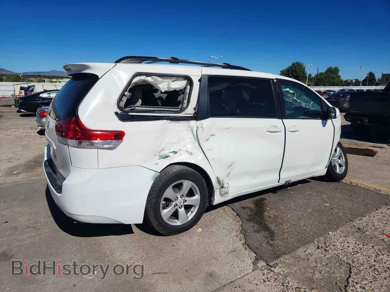 2011 TOYOTA SIENNA - VIN: 5TDKK3DC9BS070847 - Фото 3